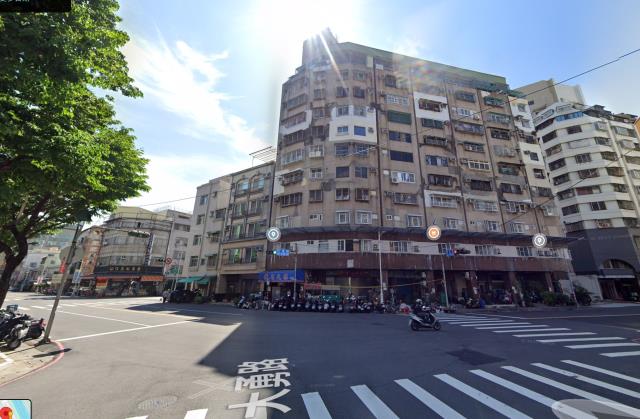 高雄鹽埕法拍大樓-7